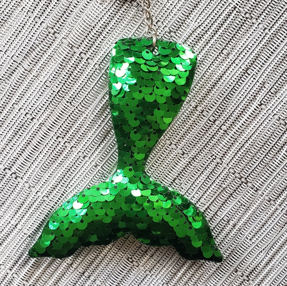 🧜‍♀️ 2 / $8 Green mermaid tail keychain